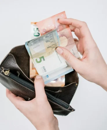 Ünlü Mobilya Markasından Alışveriş Yapan Müşteri Mağdur Oldu